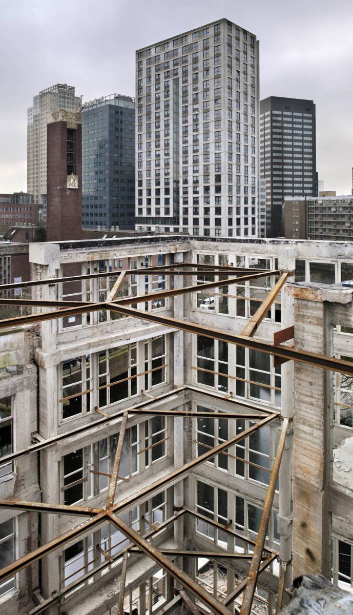 Het stalen donorskelet in de gestripte panden aan de Hoogstraat in Rotterdam